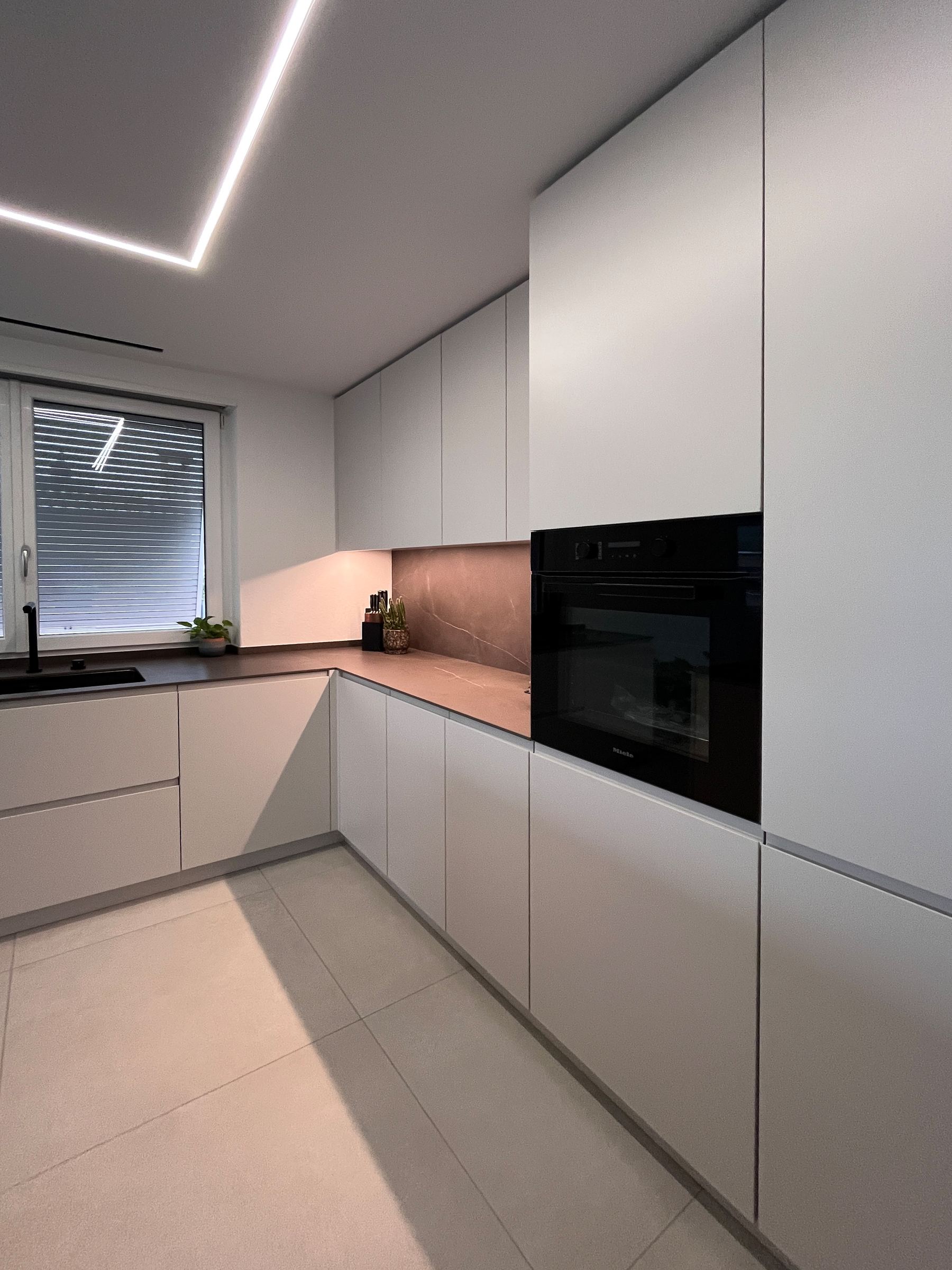 Cucina ad L avorio — Camorino, Svizzera
