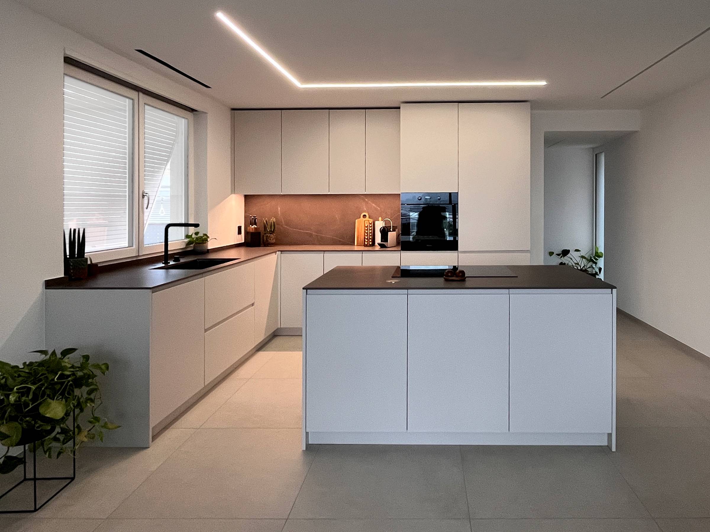 Cucina ad L avorio — Camorino, Svizzera