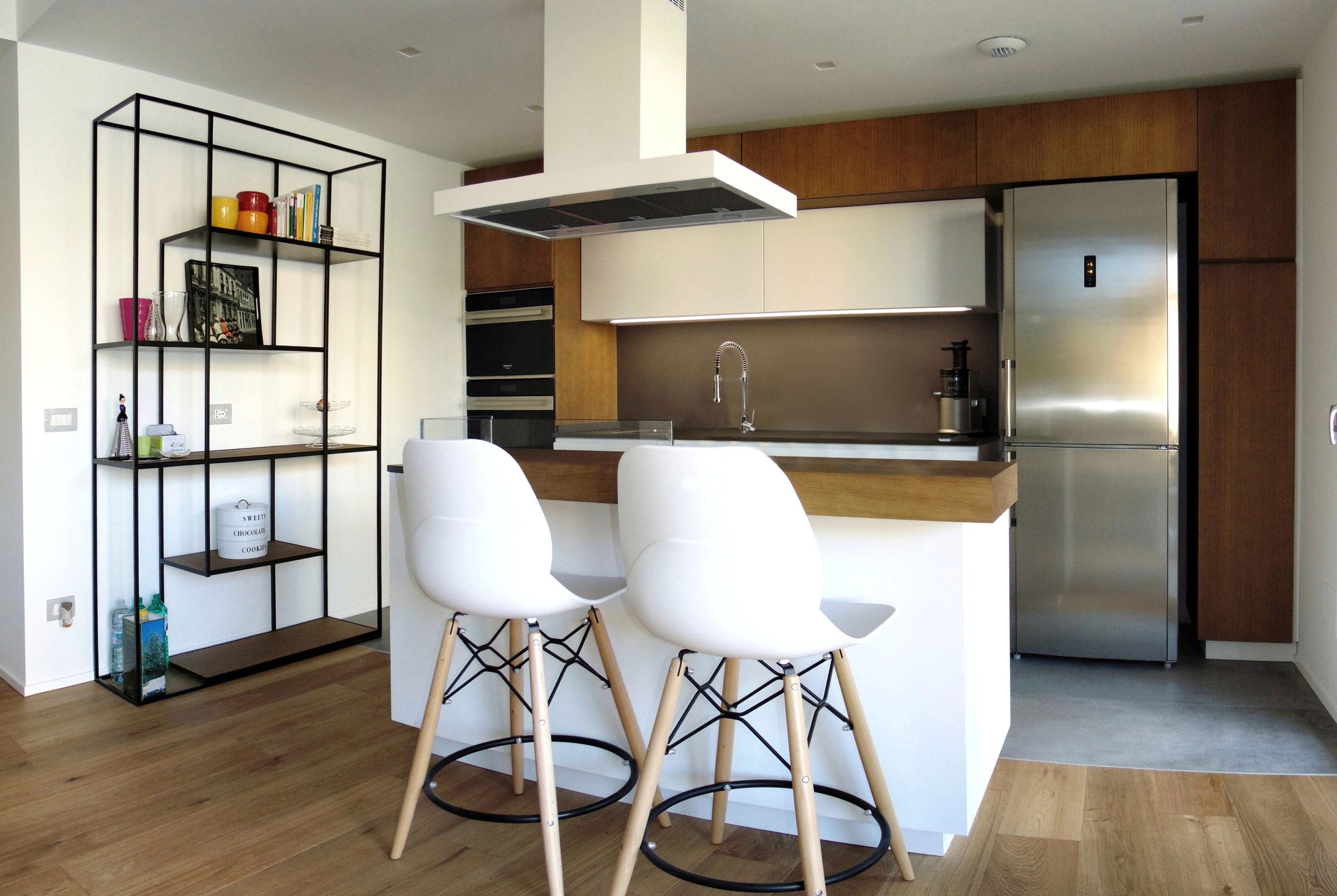 Cucina su misura con isola | Rovere & bianco — 
