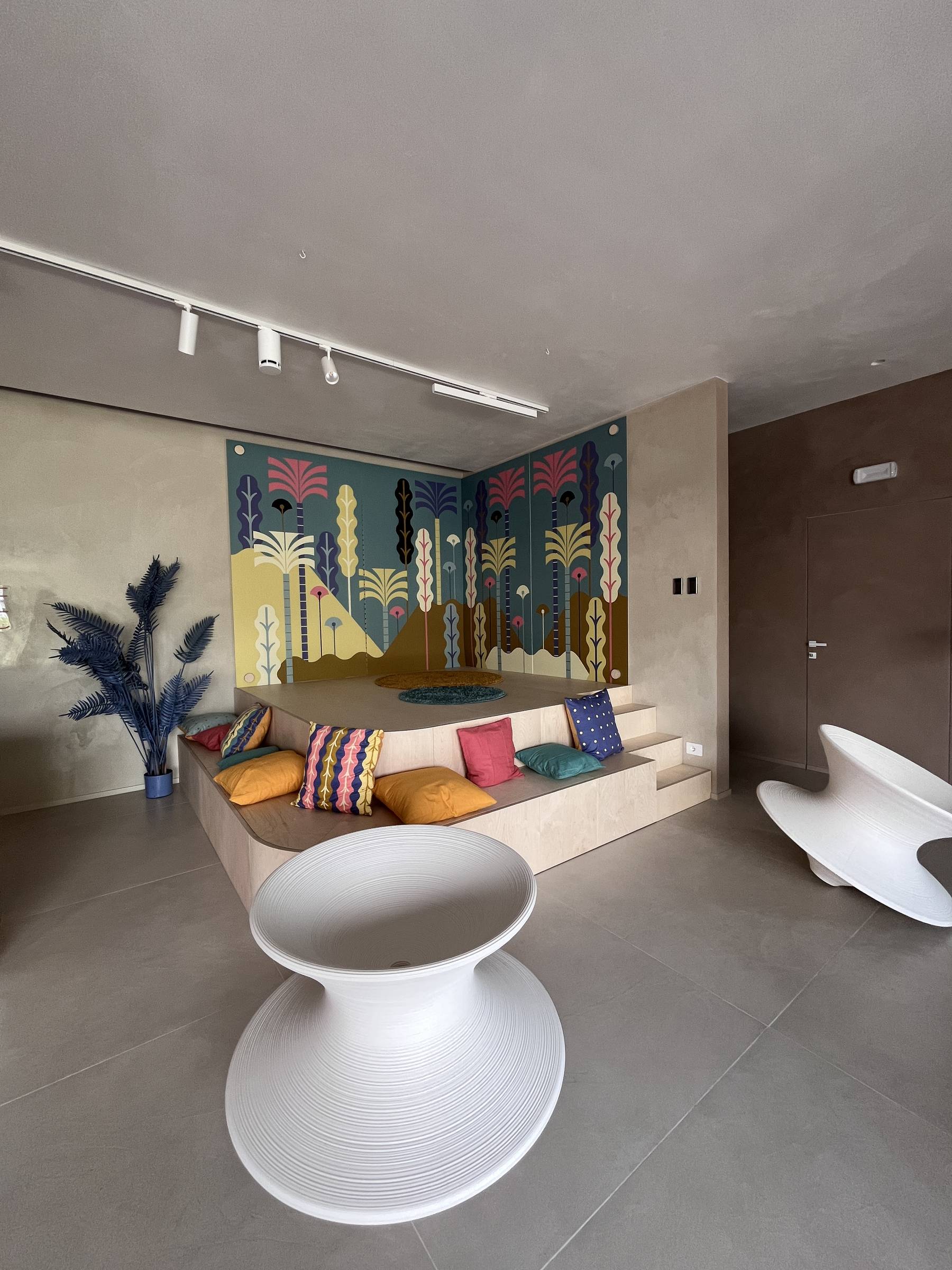 La tigre a Pois: quando la boiserie dinamica trasforma l'architettura. — 