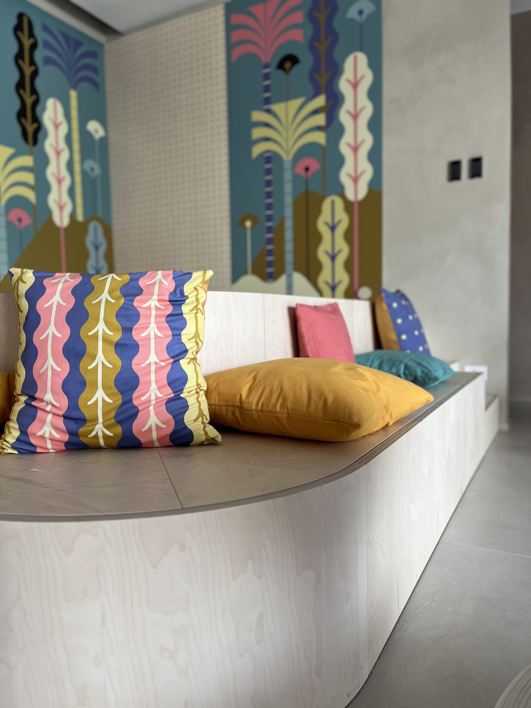 La tigre a Pois: quando la boiserie dinamica trasforma l'architettura. — 