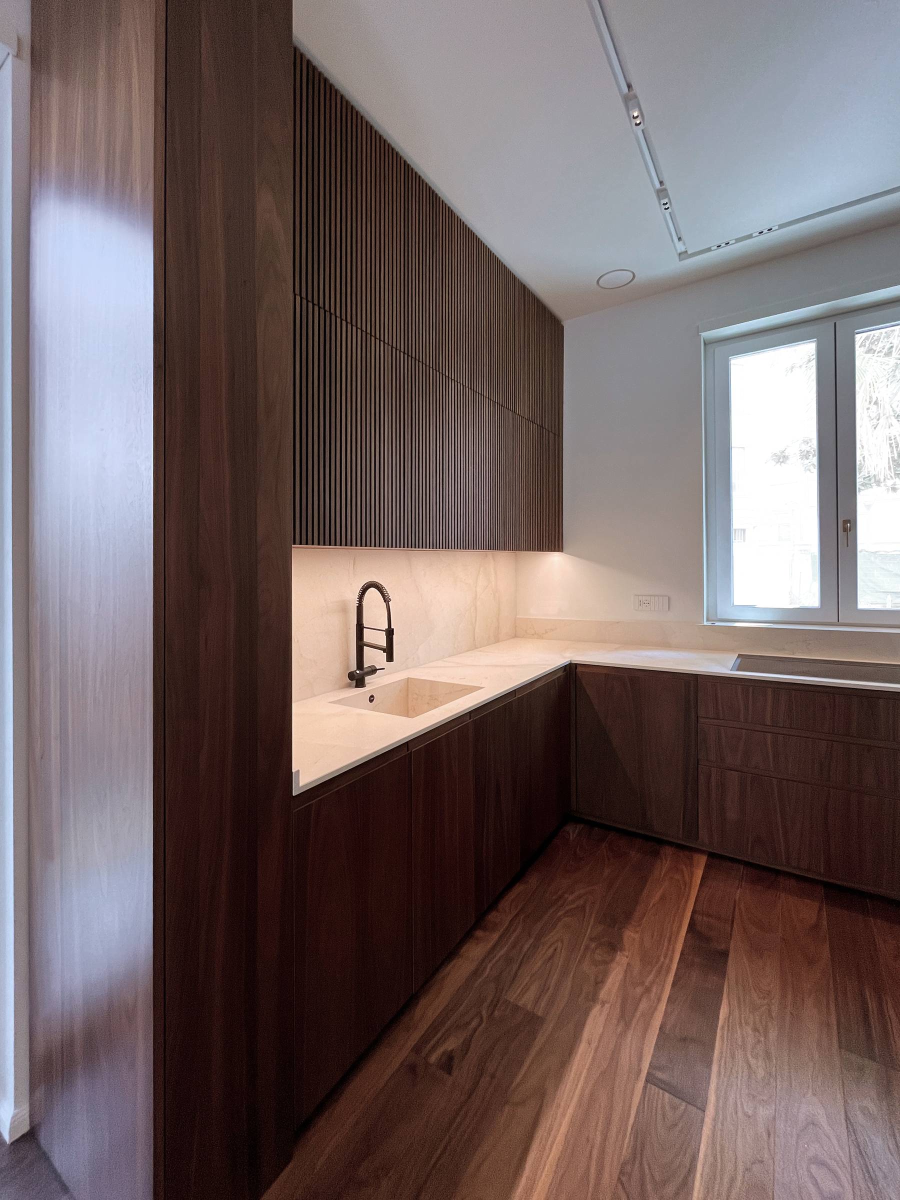 Boiserie & Arredi Su Misura Noce Canaletto | Bergo Arredi — 